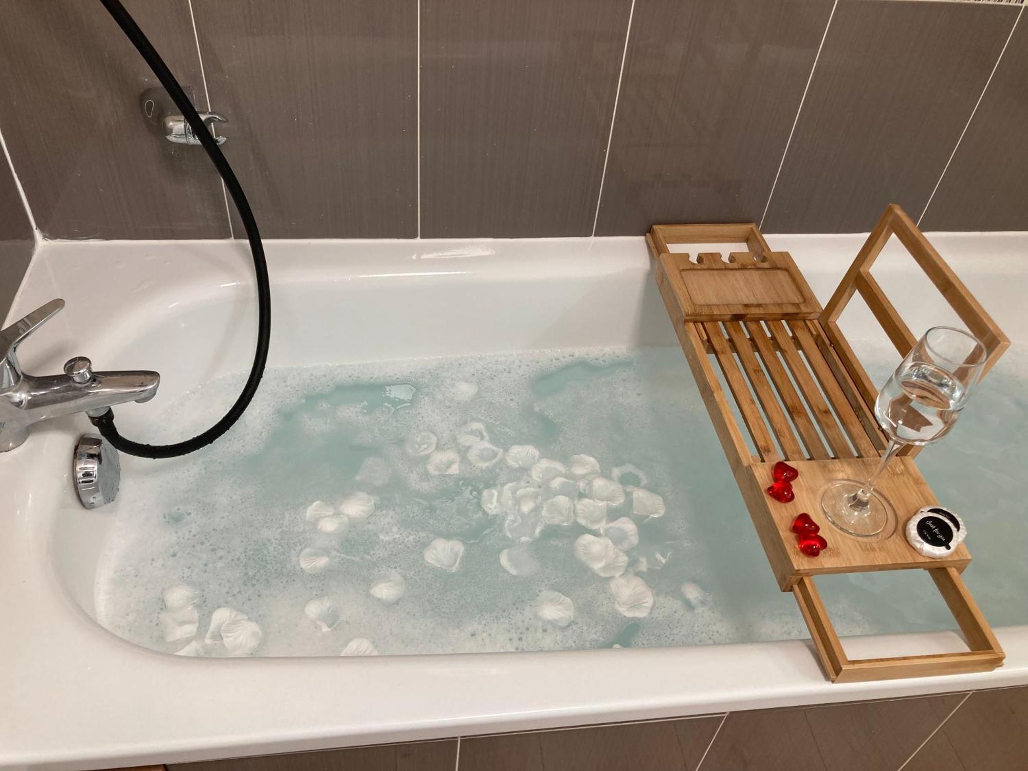 Comfort And Tranquility Near Lyon And Groupama Stadium, 4 Personnes Meyzieu Esterno foto